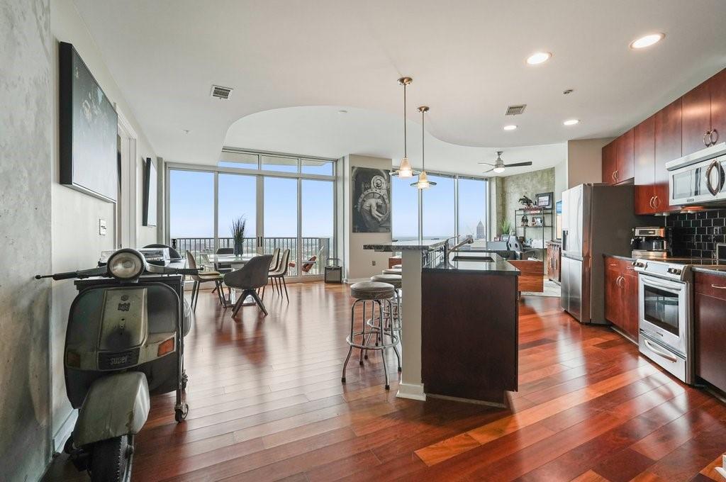 400 W Peachtree St. #3801, Atlanta, GA 30308