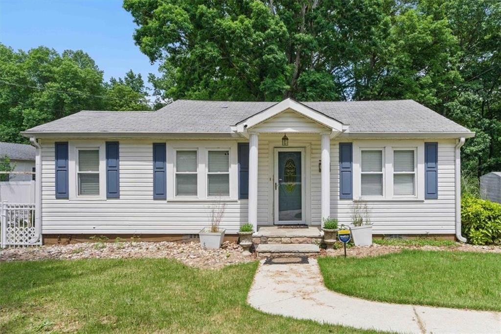 8136 Connally Dr., Douglasville, GA 30134