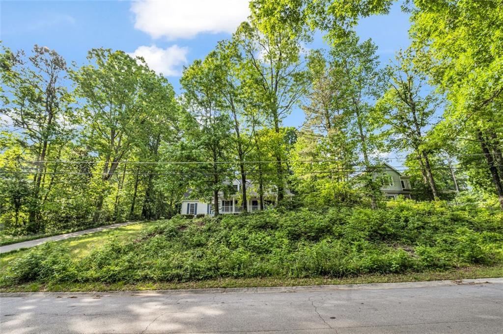 4112 SW Willow Walk, Lilburn, GA 30047