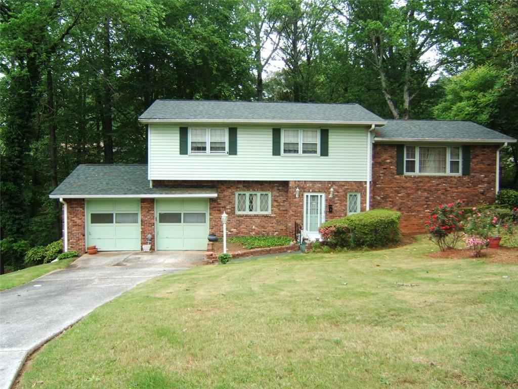 2795 Dodson Lee Dr., East Point, GA 30344