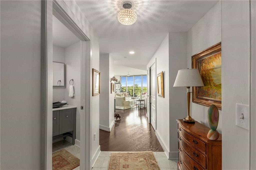 700 Park Regency Pl. #1407, Atlanta, GA 30326