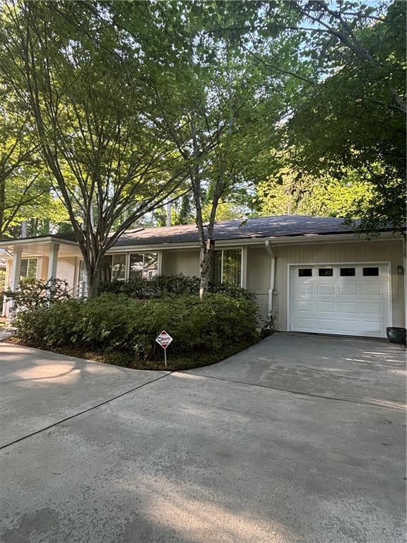 1410 Lively Ridge Rd., Atlanta, GA 30329