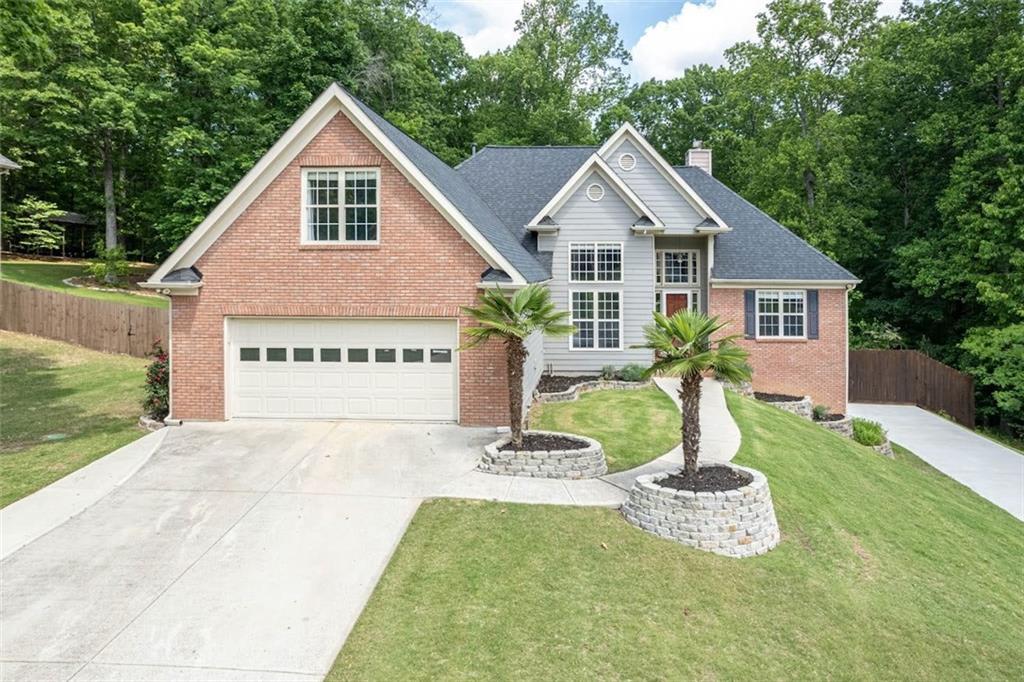 704 Willowwind Dr., Loganville, GA 30052