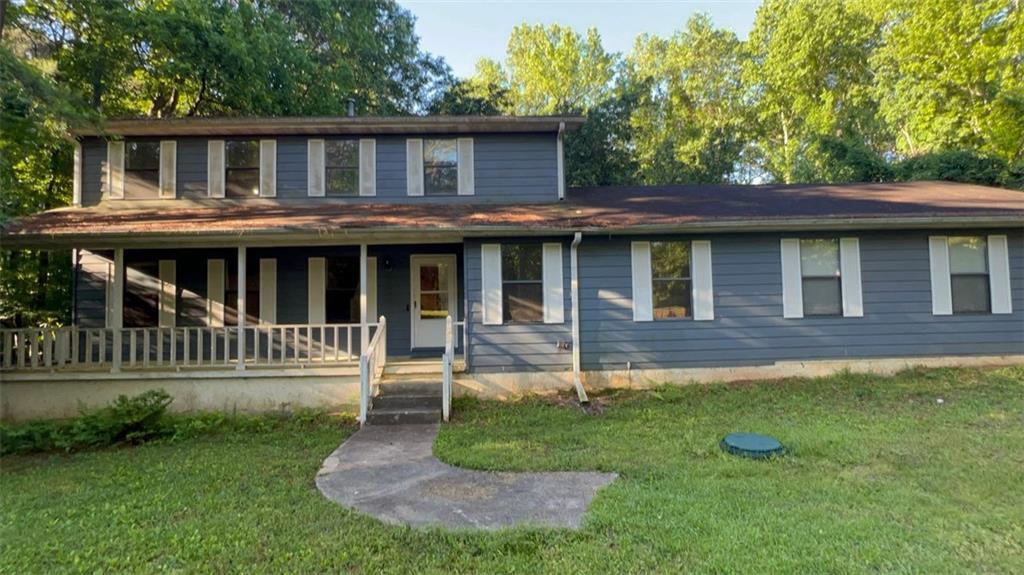 145 Huntcliff Ct., Fayetteville, GA 30214