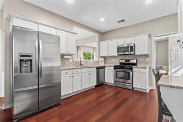 5010 Foxberry Ln., Roswell, GA 30075