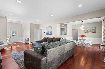 5010 Foxberry Ln., Roswell, GA 30075