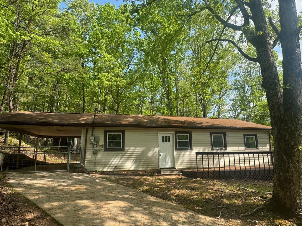 725 Bearmeat Spur, Hiawassee, GA 30546