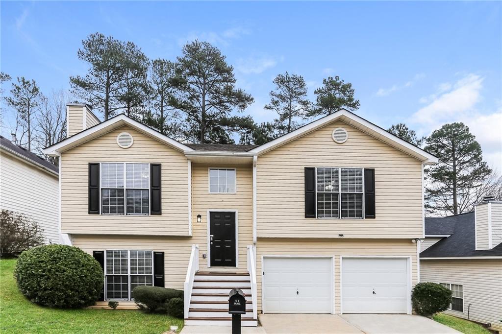 820 Tradd Ct., Stone Mountain, GA 30087
