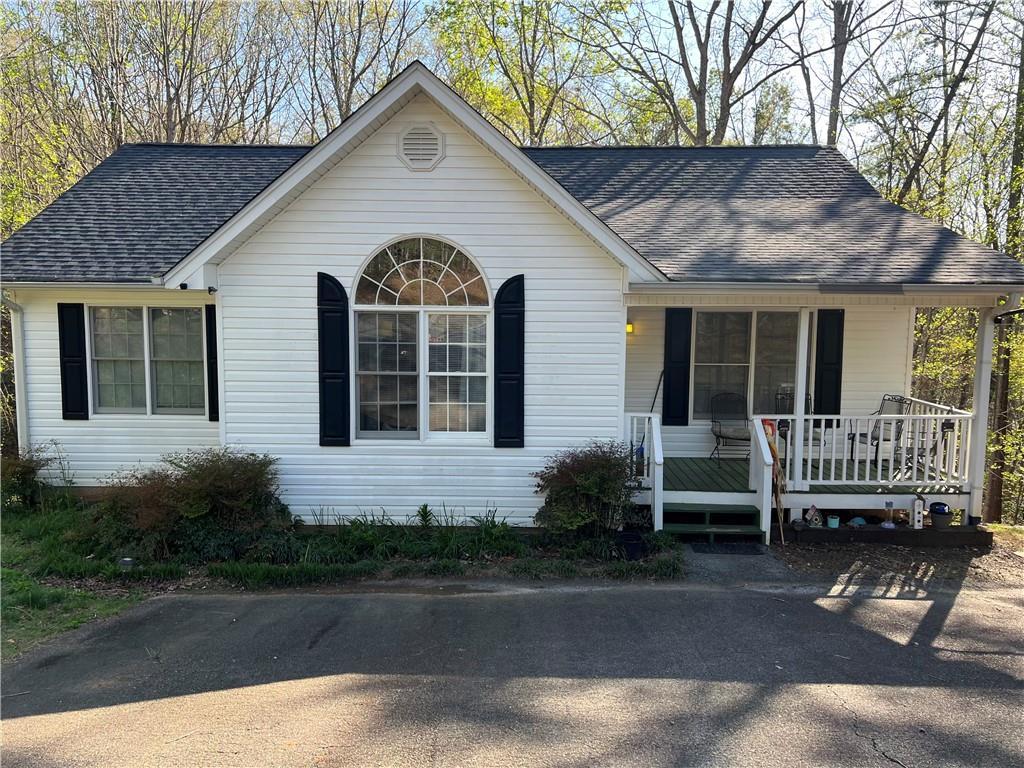 245 Royal Oaks Ln., Dahlonega, GA 30533