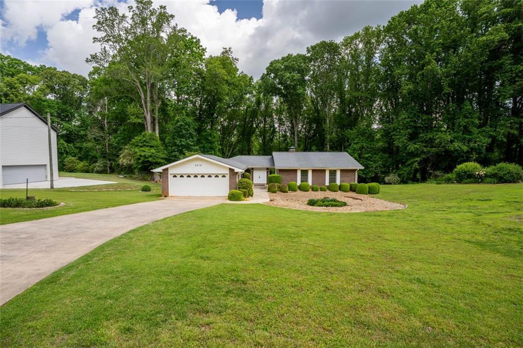 4216 Walnut Cir., Flowery Branch, GA 30542