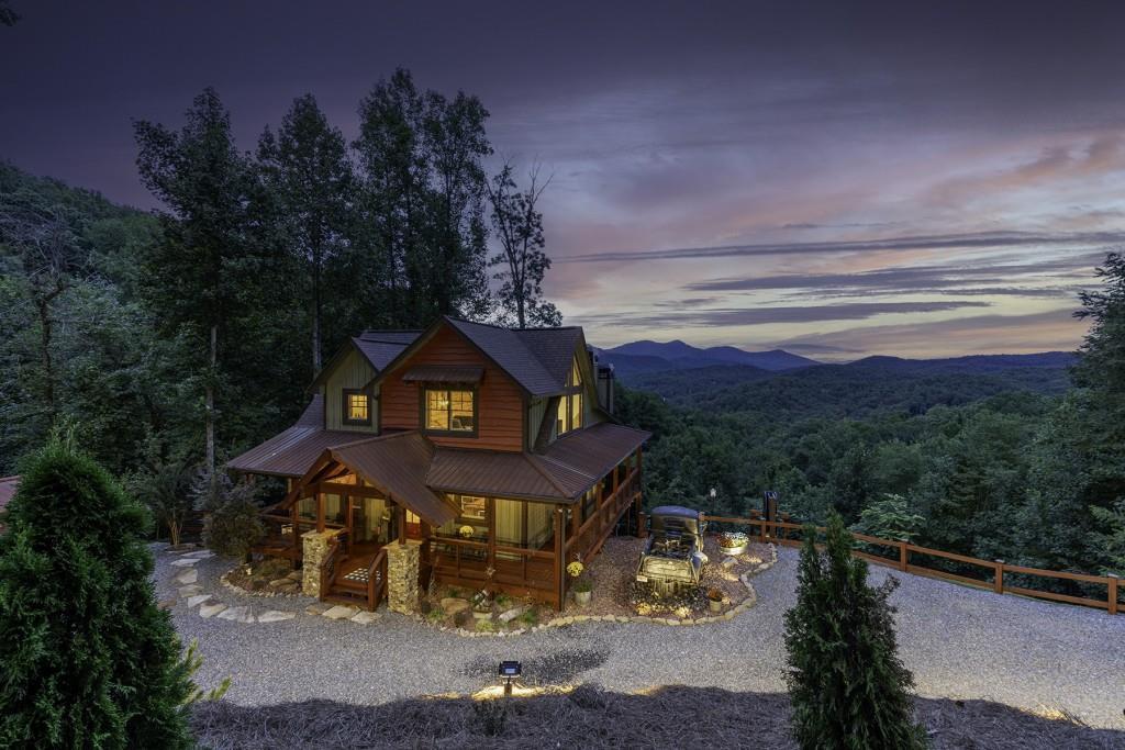 264 Pontoosuc Dr., Mineral Bluff, GA 30559