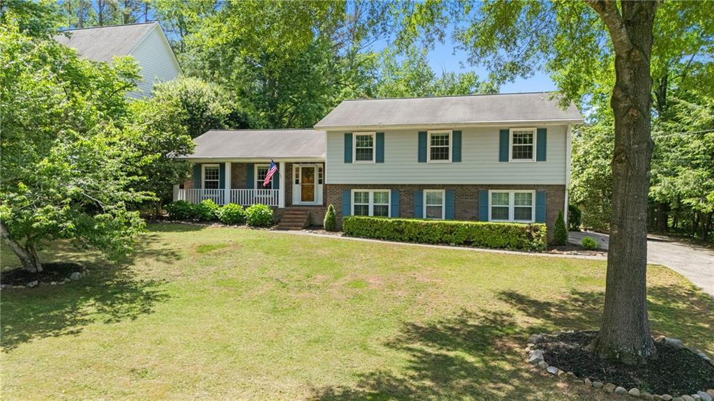 4842 Mcpherson Dr., Roswell, GA 30075
