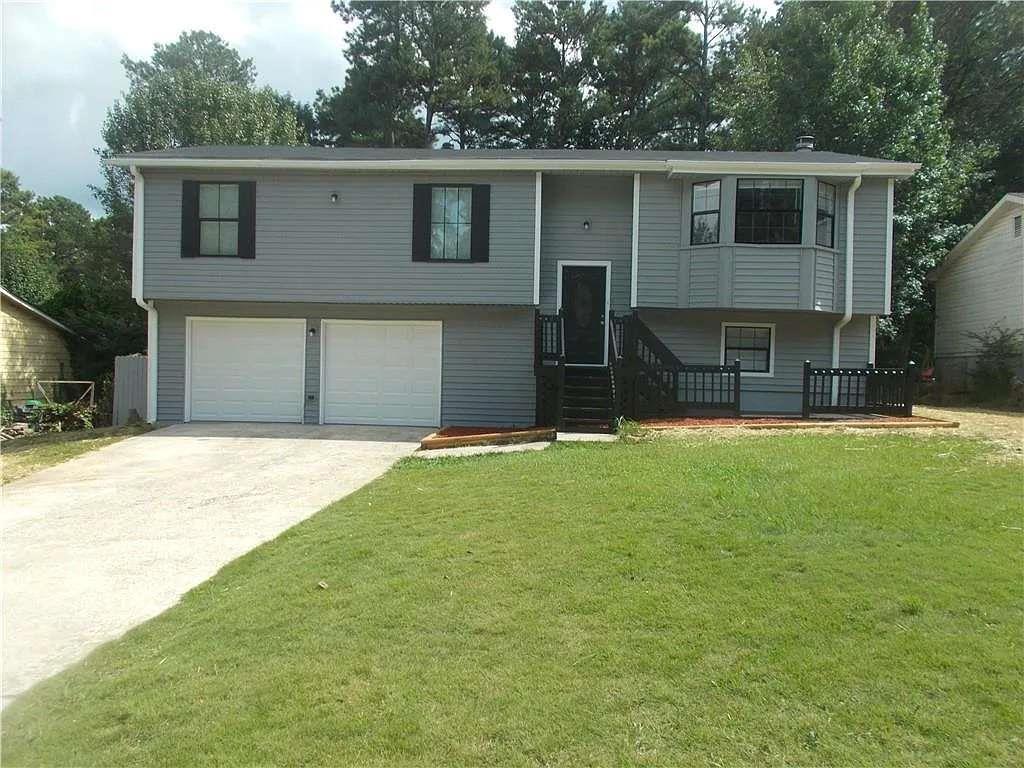 2845 Woodhollow Ln., Jonesboro, GA 30236