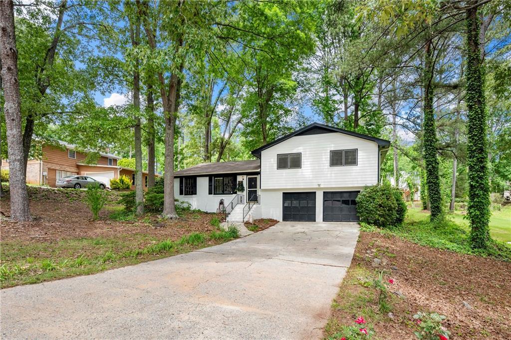 671 Shannon Green Cir., Mableton, GA 30126
