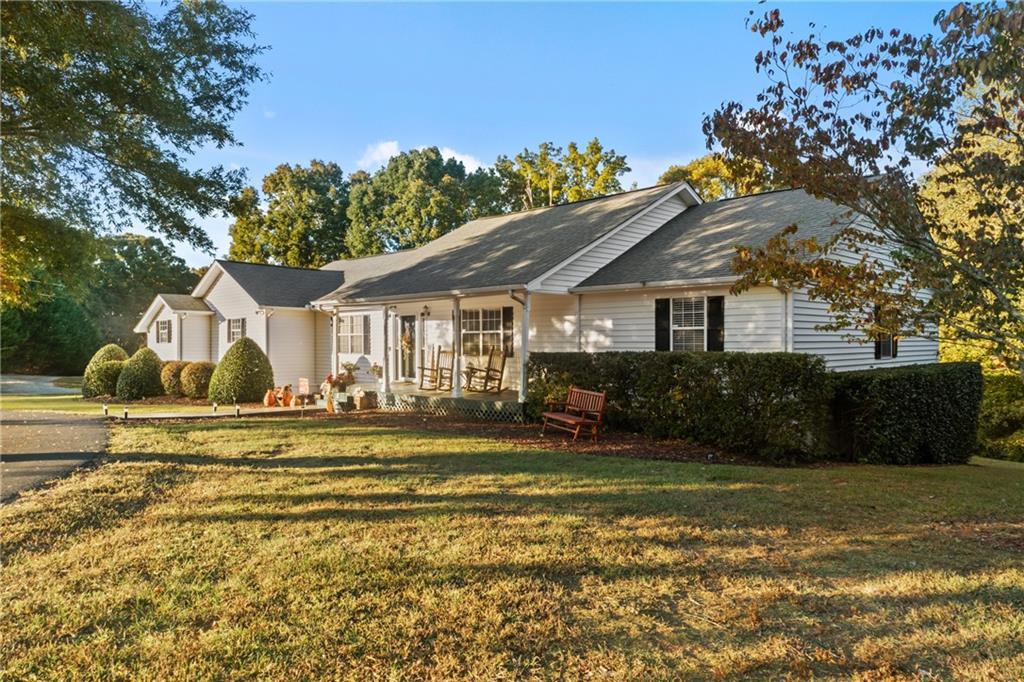 191 Roberts Way, Cornelia, GA 30531