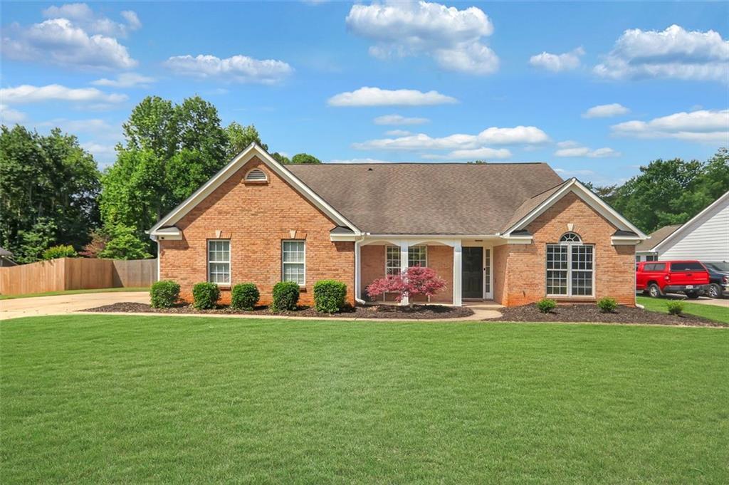 6132 Saddlehorse Dr., Flowery Branch, GA 30542