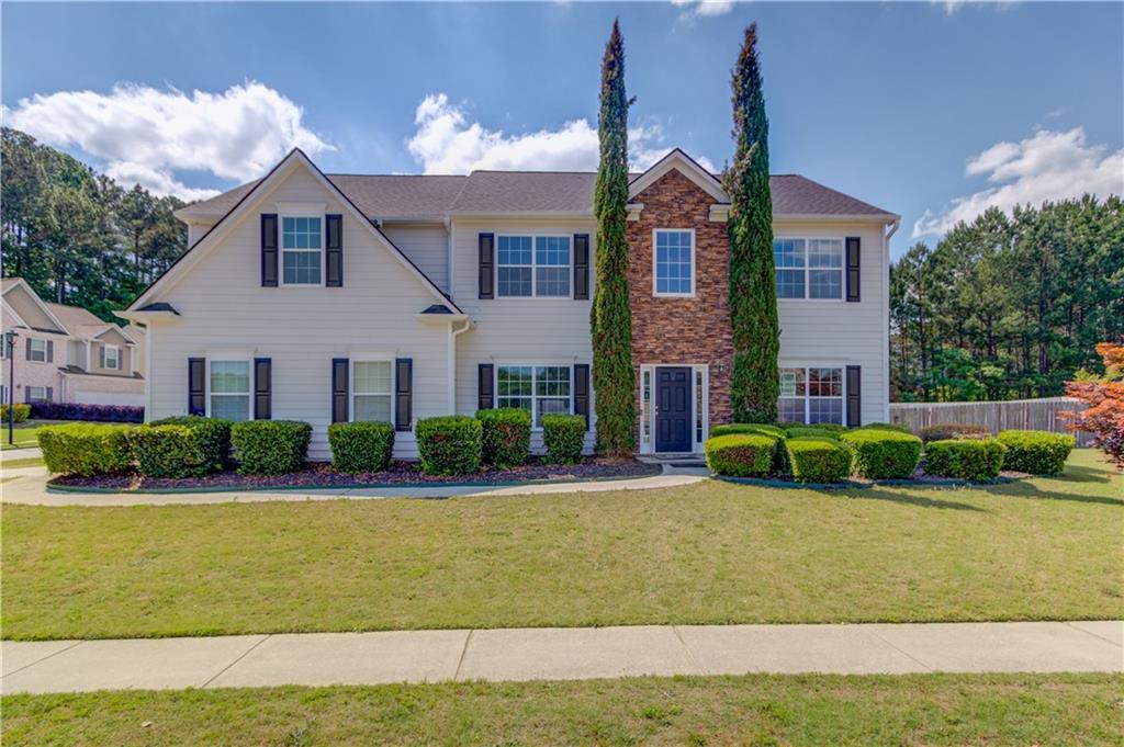 1043 Lexus Dr., Lawrenceville, GA 30045
