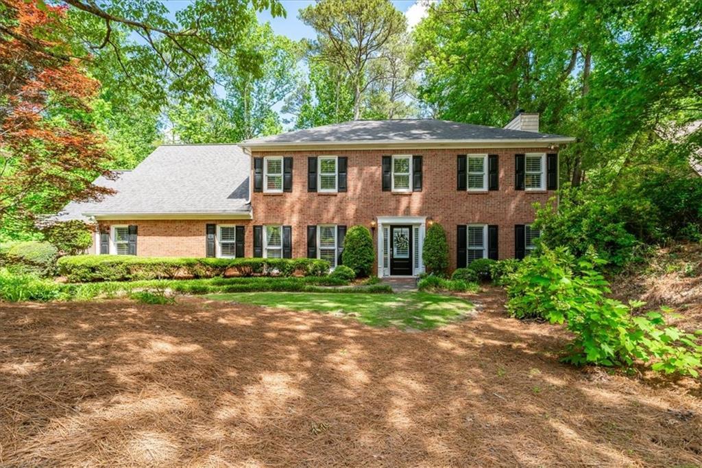 4281 Chimney Lake Dr., Roswell, GA 30075