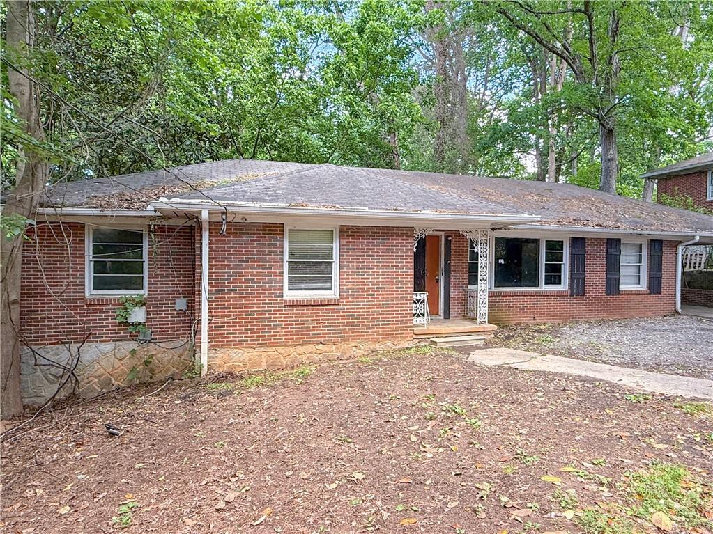 668 Lynn Cir., Atlanta, GA 30311