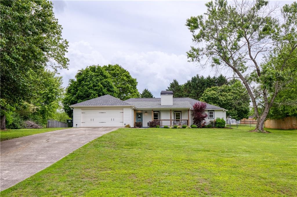 7925 Silversmith Dr., Cumming, GA 30028