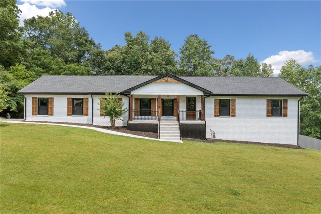 136 Ridgecrest Dr., Ball Ground, GA 30107