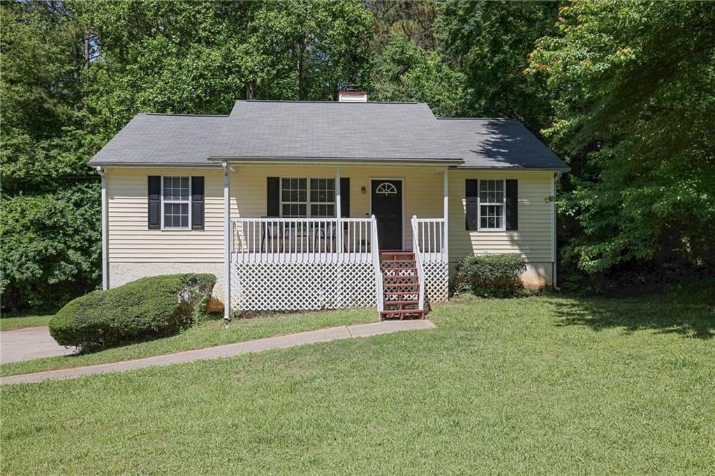 213 Johnstons Dr., Dallas, GA 30157