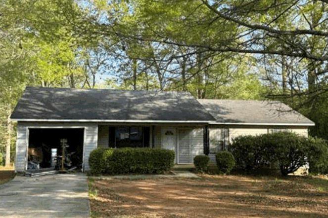 510 Acorn Dr., Thomaston, GA 30286