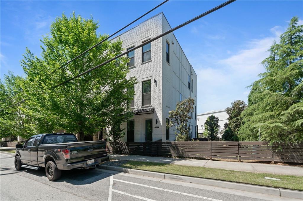 1815 La Dawn Ln., Atlanta, GA 30318