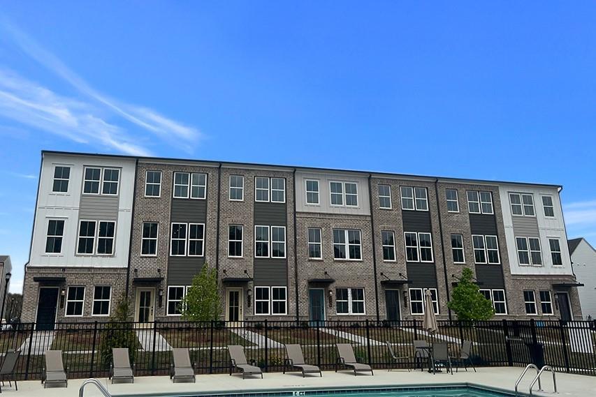 2672 Brookview Ln., Atlanta, GA 30318