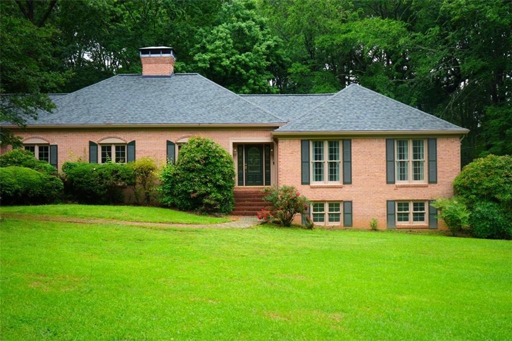 5346 Light Cir., Norcross, GA 30071