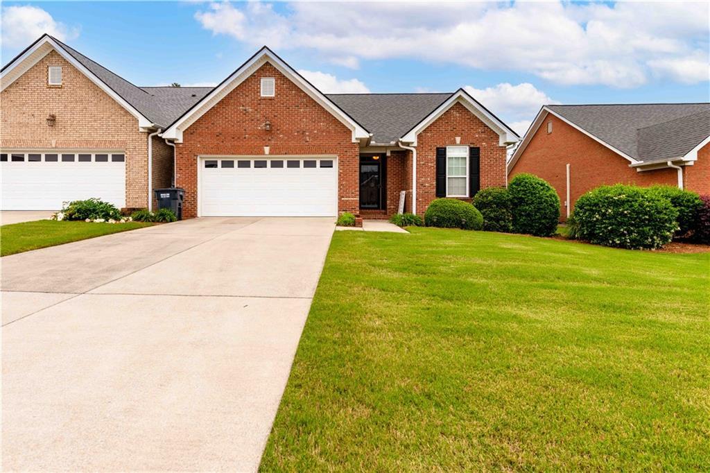 153 Regency Row, Calhoun, GA 30701