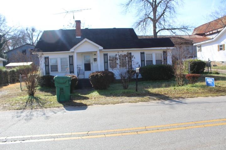 256 E Martin Luther King Jr Dr., Jackson, GA 30233