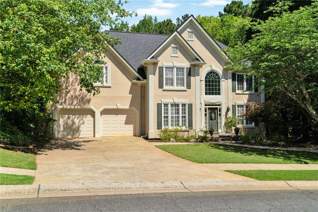 902 Laurel Crest Dr., Woodstock, GA 30189