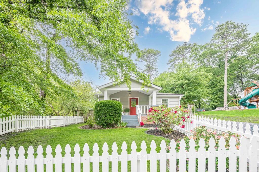 2497 Edwards Dr., Atlanta, GA 30318