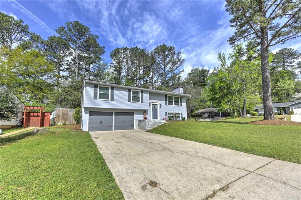 1460 Parkmont Dr., Roswell, GA 30076