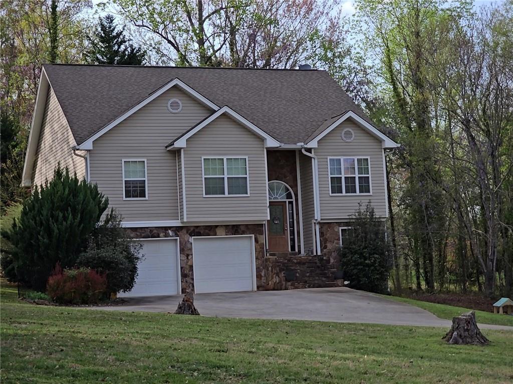 147 Crest Winds Dr., Clarkesville, GA 30523