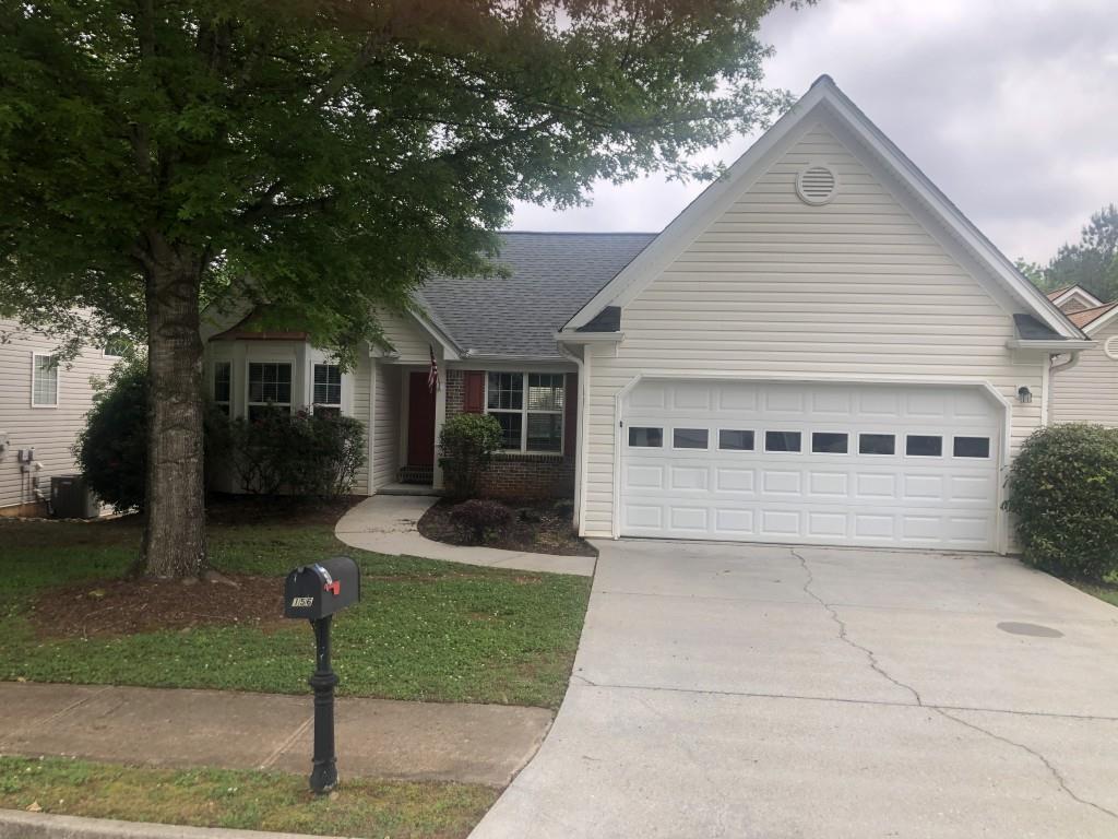 156 N Square Ln., Newnan, GA 30263
