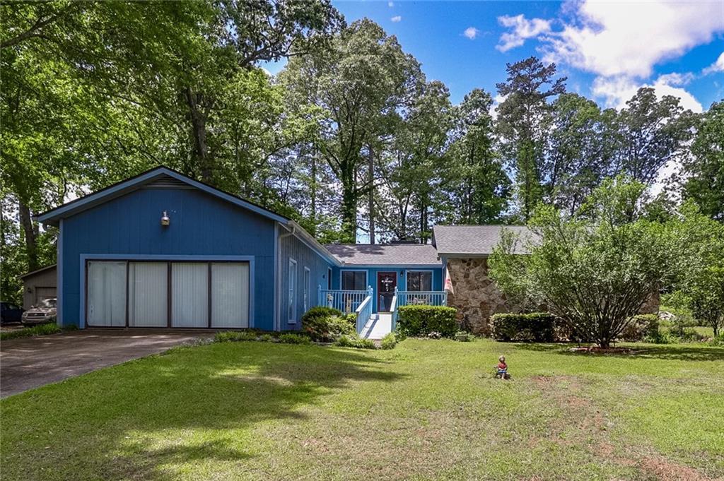 3739 Lake Carlton Rd., Loganville, GA 30052