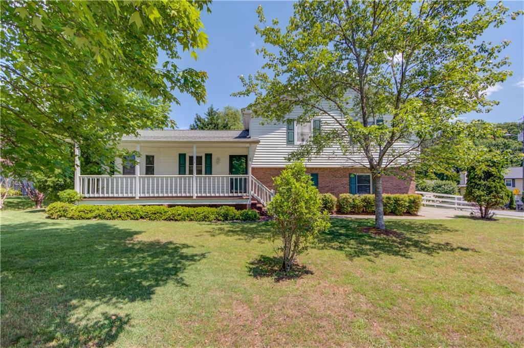 2584 Gravitt Rd., Duluth, GA 30096