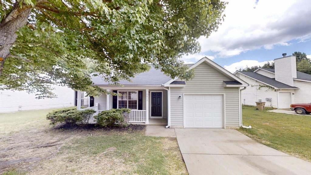 6614 Biscayne Blvd., Rex, GA 30273