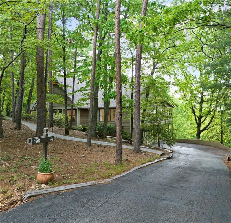 196 Mcelroy Mountain Dr., Jasper, GA 30143
