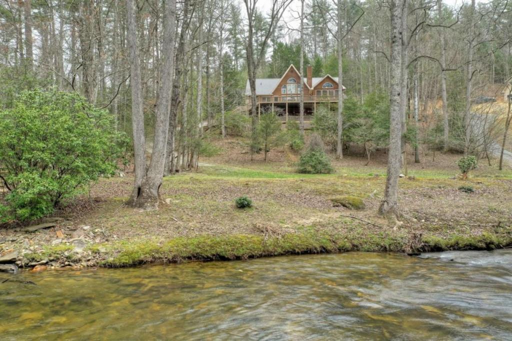 324 Cooper Creek Dr., Suches, GA 30572