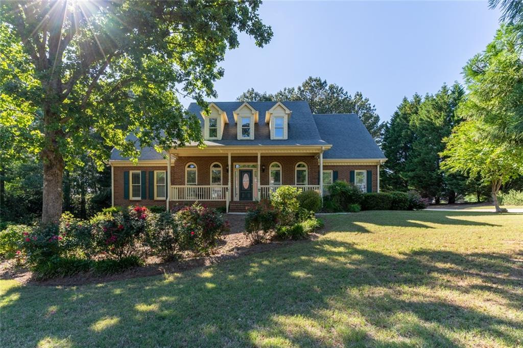 1210 Lancelot Ct., Loganville, GA 30052