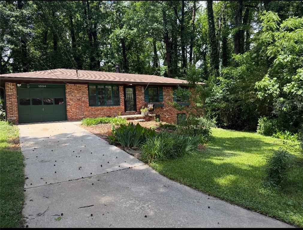 1094 Seville Dr., Clarkston, GA 30021