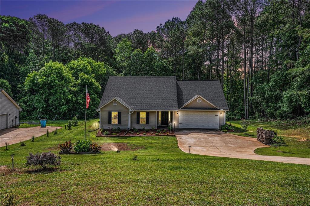 267 Rocky Point Rd., Covington, GA 30014