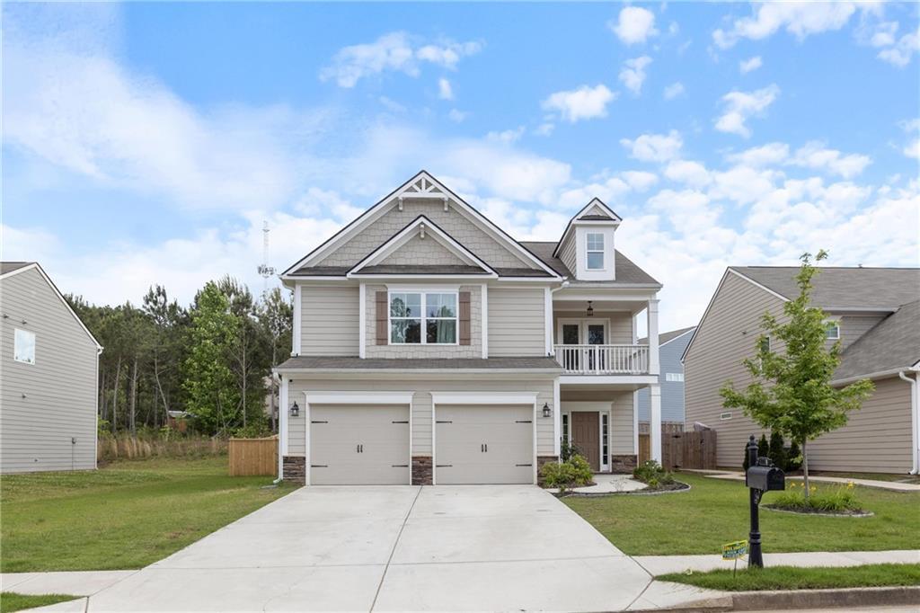 1048 Shadow Glen Dr., Fairburn, GA 30213