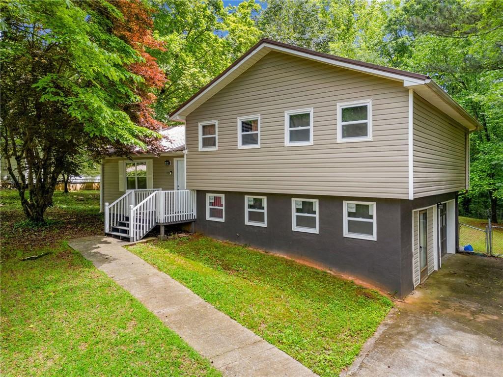 115 S Meadowcliff Cir., Carrollton, GA 30116