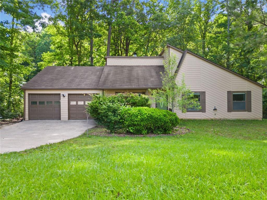 162 Riverchase Dr., Woodstock, GA 30188