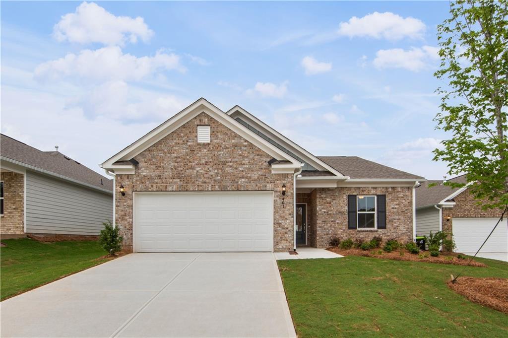 401 Village Ln., Fairburn, GA 30213