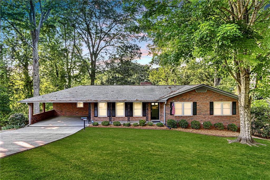 1471 Robinhood Tr., Gainesville, GA 30501